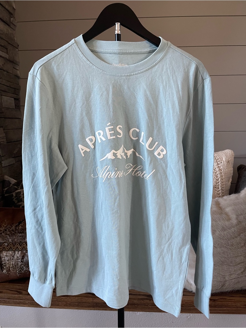 Goodfellow & Co Après Club Alpine Hotel Long Sleeve Graphic Tee Small